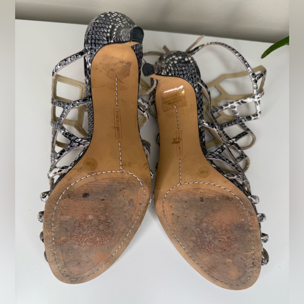 Vince Camuto Snakeskin Gladiator Strappy Heels Sandals 2.5” Kitten Heel Sz 7.5M - Picture 7 of 11